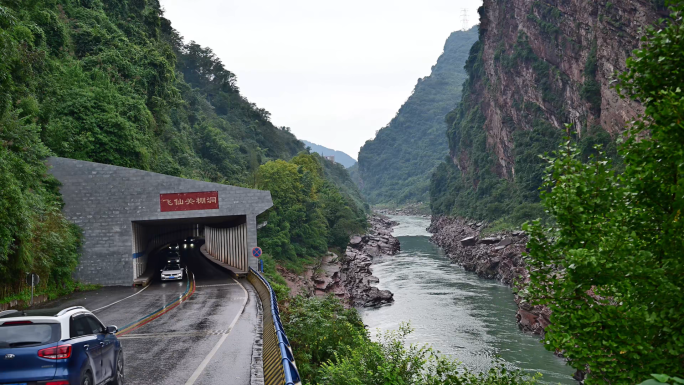 飞仙关川藏第一关芦山飞仙关318线