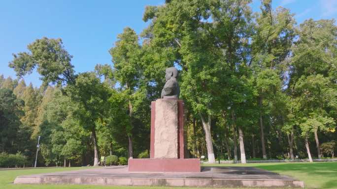 南京植物园孙中山雕像