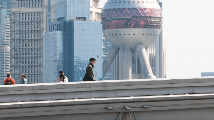 城市孤独迷茫年轻人