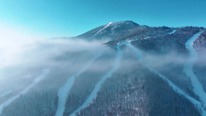 4K 亚布力滑雪场航拍雪道滑雪游玩