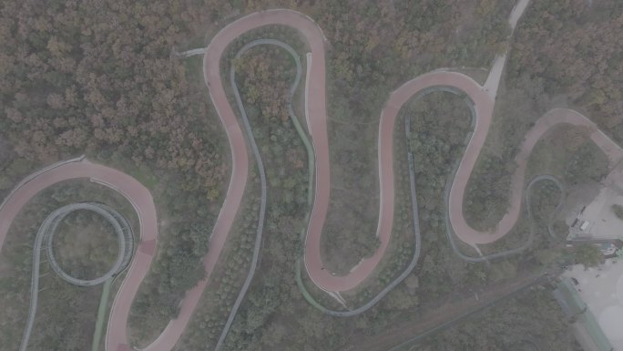 航拍威海市环翠区华夏城景区秋季山野风景