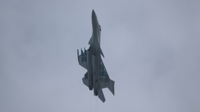 4K超稳：中国航展歼-15战斗机首秀