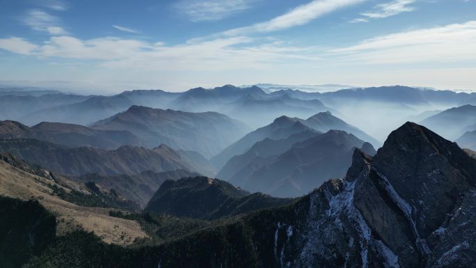 雾气缭绕连绵群山3