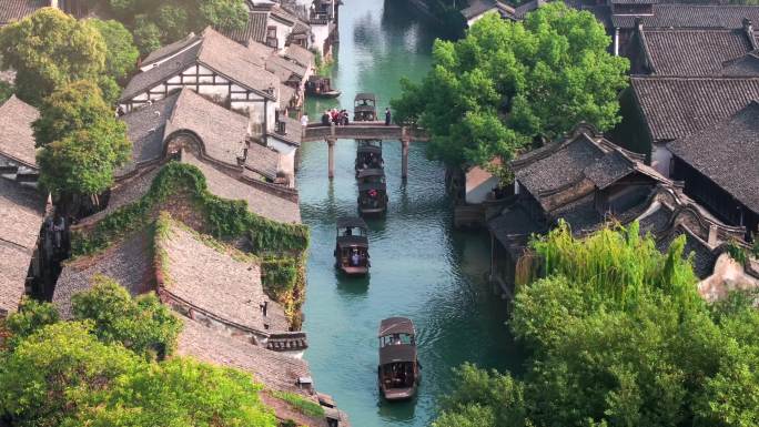 乌镇江南水乡古镇摇橹船节假日景区旅游