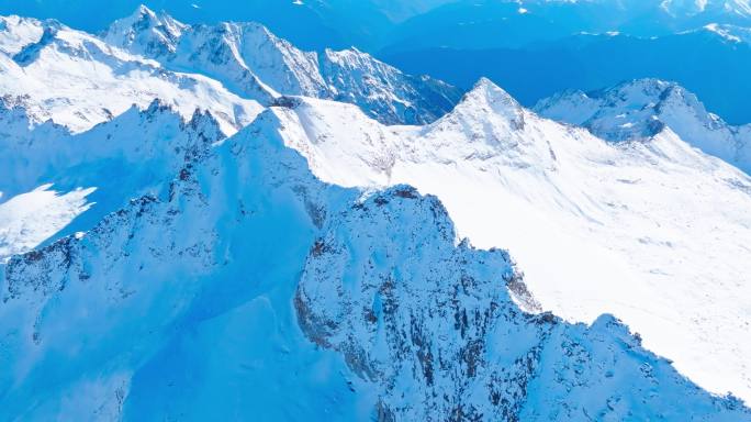 航拍四川阿坝黑水县达古冰川雪山风景