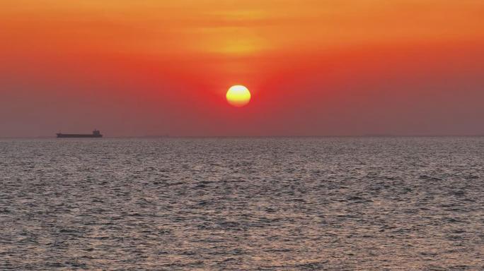 海边日出日落海边航拍海鸥渔船秦皇岛山东