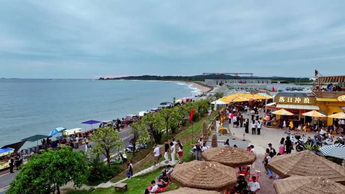 海边路旅游度假网红打卡海浪大景