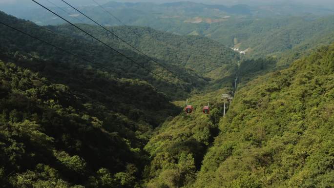 4K缆车索道观光航拍大山索道武功山三百山