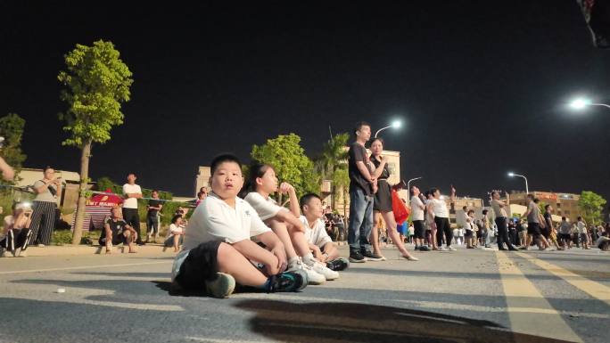 中国广东省汕头市龙湖华埠村中秋烧塔