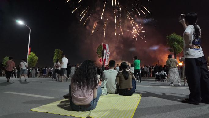 中国广东省汕头市龙湖华埠村中秋烧塔