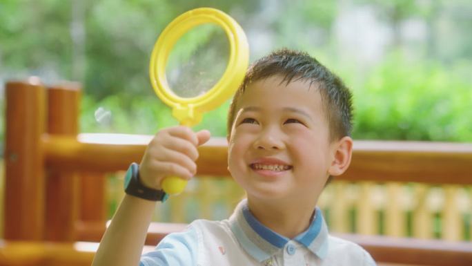 实拍幼儿园小孩欢乐玩耍