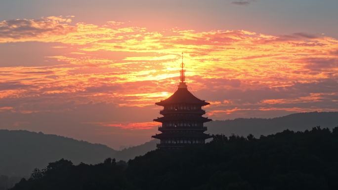 杭州西湖清晨西湖日出晨雾雷峰塔三潭映月