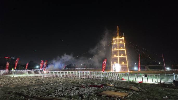 中国广东省汕头市龙湖华埠村中秋烧塔