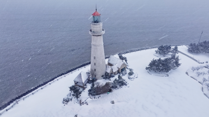 4K合集威海雪景航拍灯塔白雪覆盖海边雪