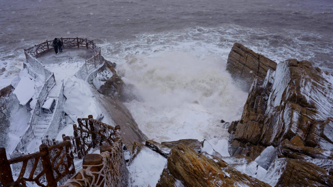 4K合集威海海浪下雪环海路大浪冬季