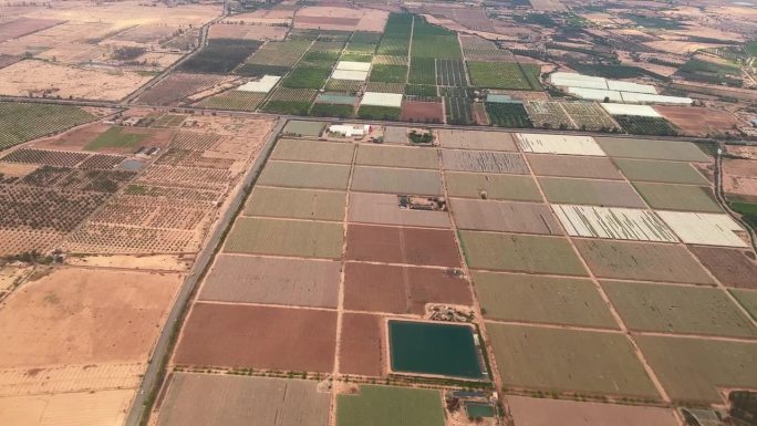 摩洛哥农田农业土地的航拍，无人机视频风景。