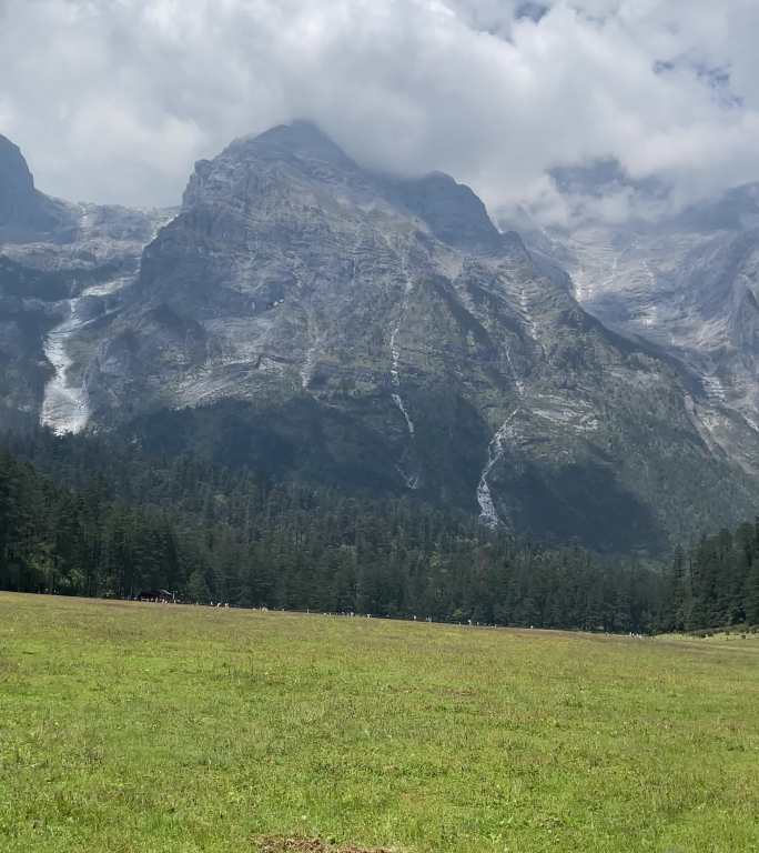 云南旅游丽江玉龙雪山云杉坪索道