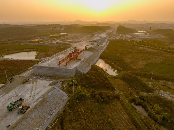 高速服务区工地建设航拍延时