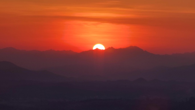 日出延时 初升的太阳 日出朝霞