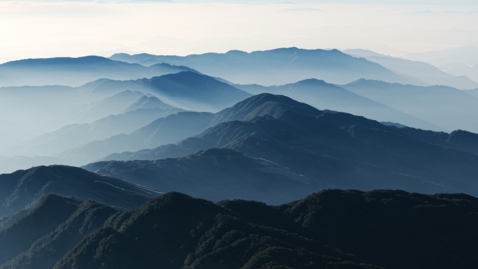 清晨山川仙境大好河山连绵起伏的秀丽山川