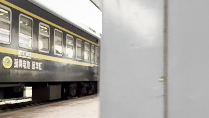 4k绿皮火车素材包