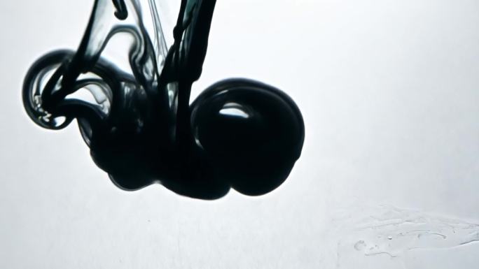 水墨碰撞 水墨流体意境 水中滴入水墨