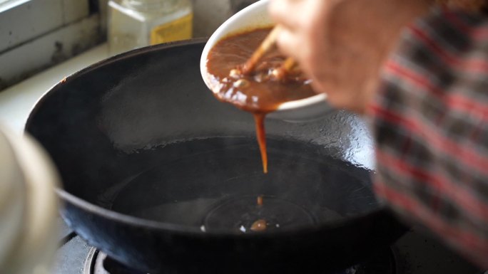 东北农村老味道鸡蛋酱炒熟酱