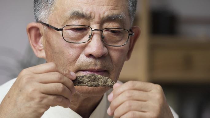 4k老中医闻药抓药捣药中药材