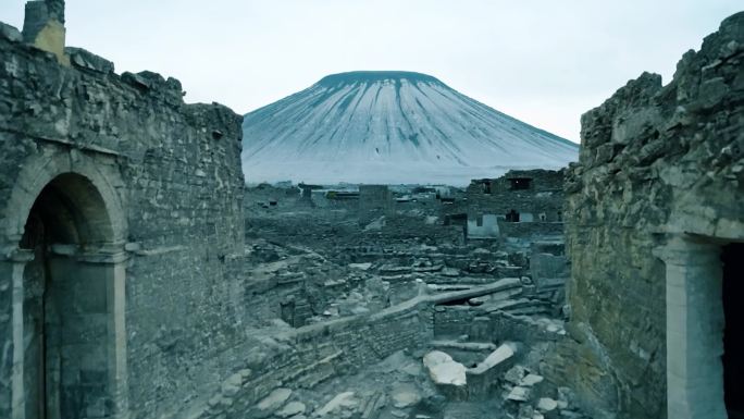 庞贝古城遗址沉寂于火山灰中