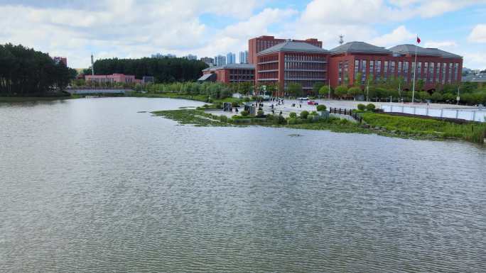 贵州大学西校区大风车西楼阅湖航拍4K