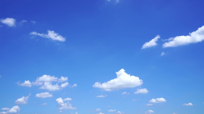 天空少云薄云烟消云散云朵消散干净天空延时