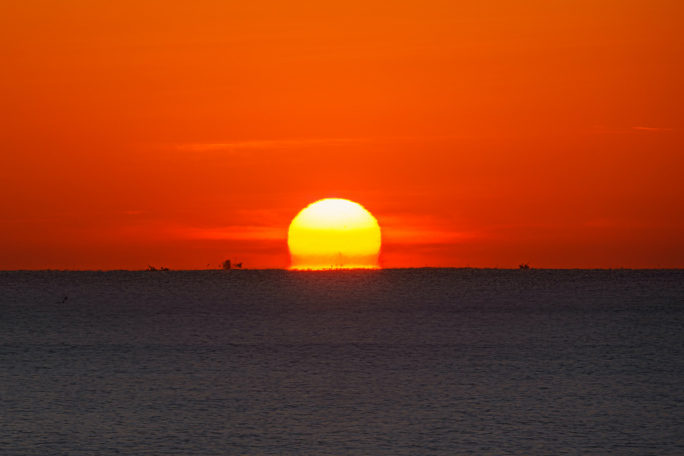 8K海平面日出东方海上日出太阳升起延时