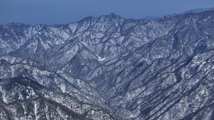 秦岭雪景 环山路 登山 光头山 攀登