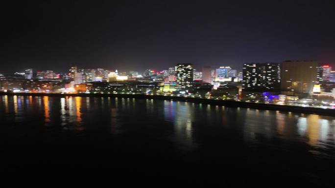 佳木斯夜间松花江沿岸