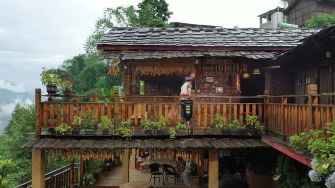 怒族小院老姆登