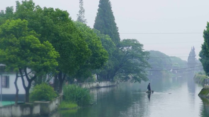 渔船划船清晨划船河道