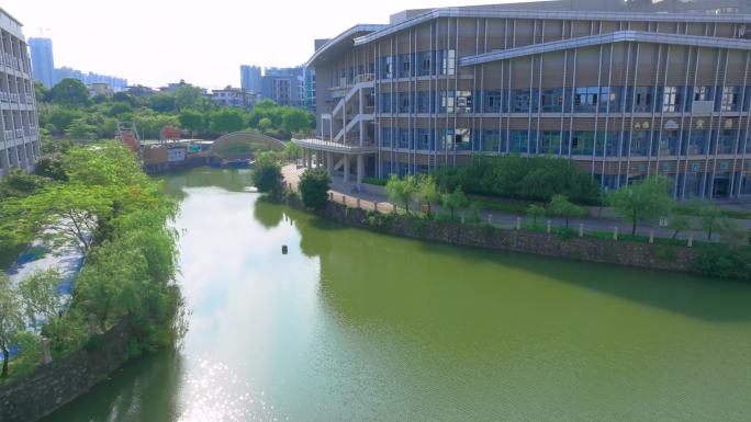 广州航海学院人工湖