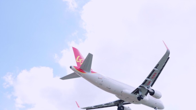飞机低空飞行