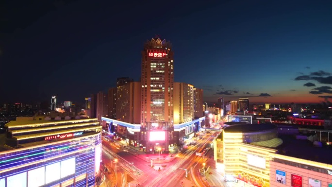 冬日城市路口日夜交替光影变化车流延时