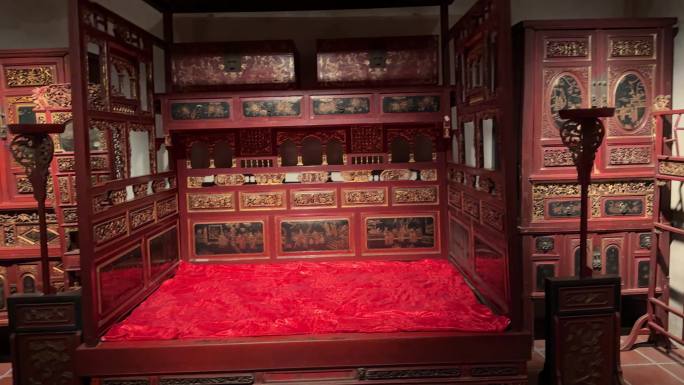 博物馆展示的闽南古代床铺桌子房间