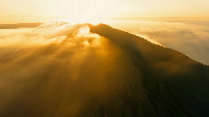 意境云海山峰日出泰山