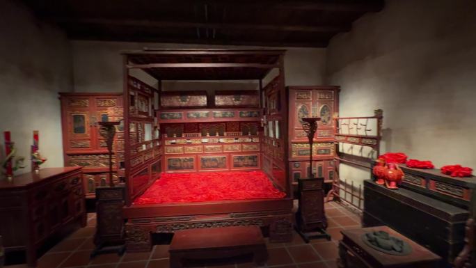博物馆展示的闽南古代床铺桌子房间