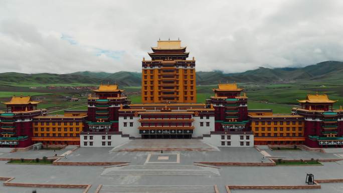 四川阿坝各莫寺航拍