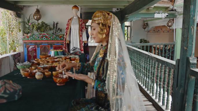 喀什古城里的维族女孩