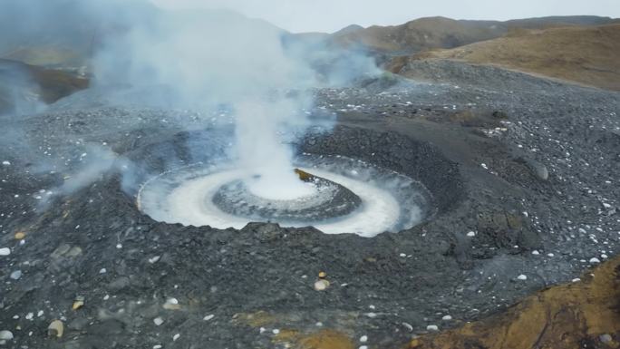 日本桦山火山的独特喷口