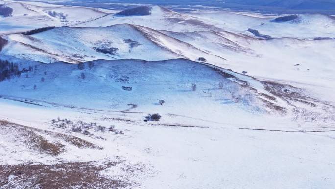 冬季内蒙古乌兰布统蓝天白云雪景航拍