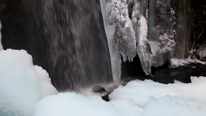 冰雪滴水流水