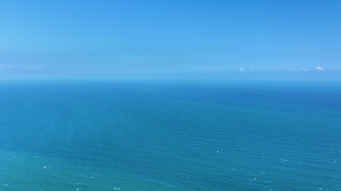 蔚蓝大海航拍空镜头