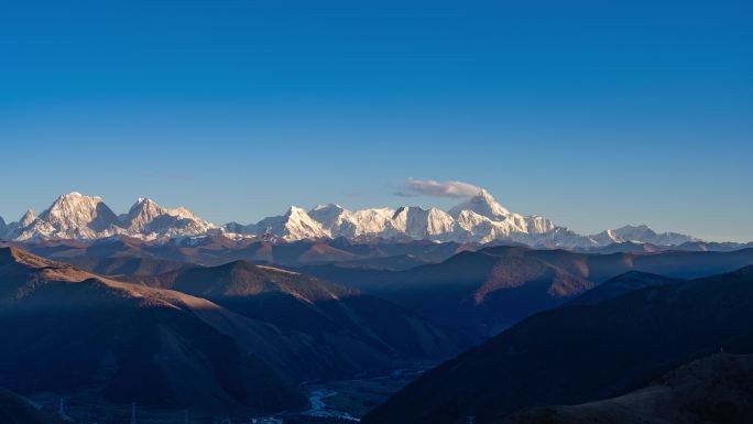 贡嘎雪山 日照金山延时