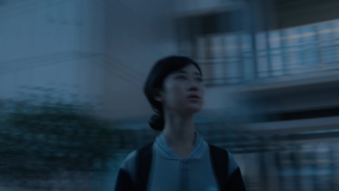 学生迷茫不知所措被孤立考试失败校园暴力